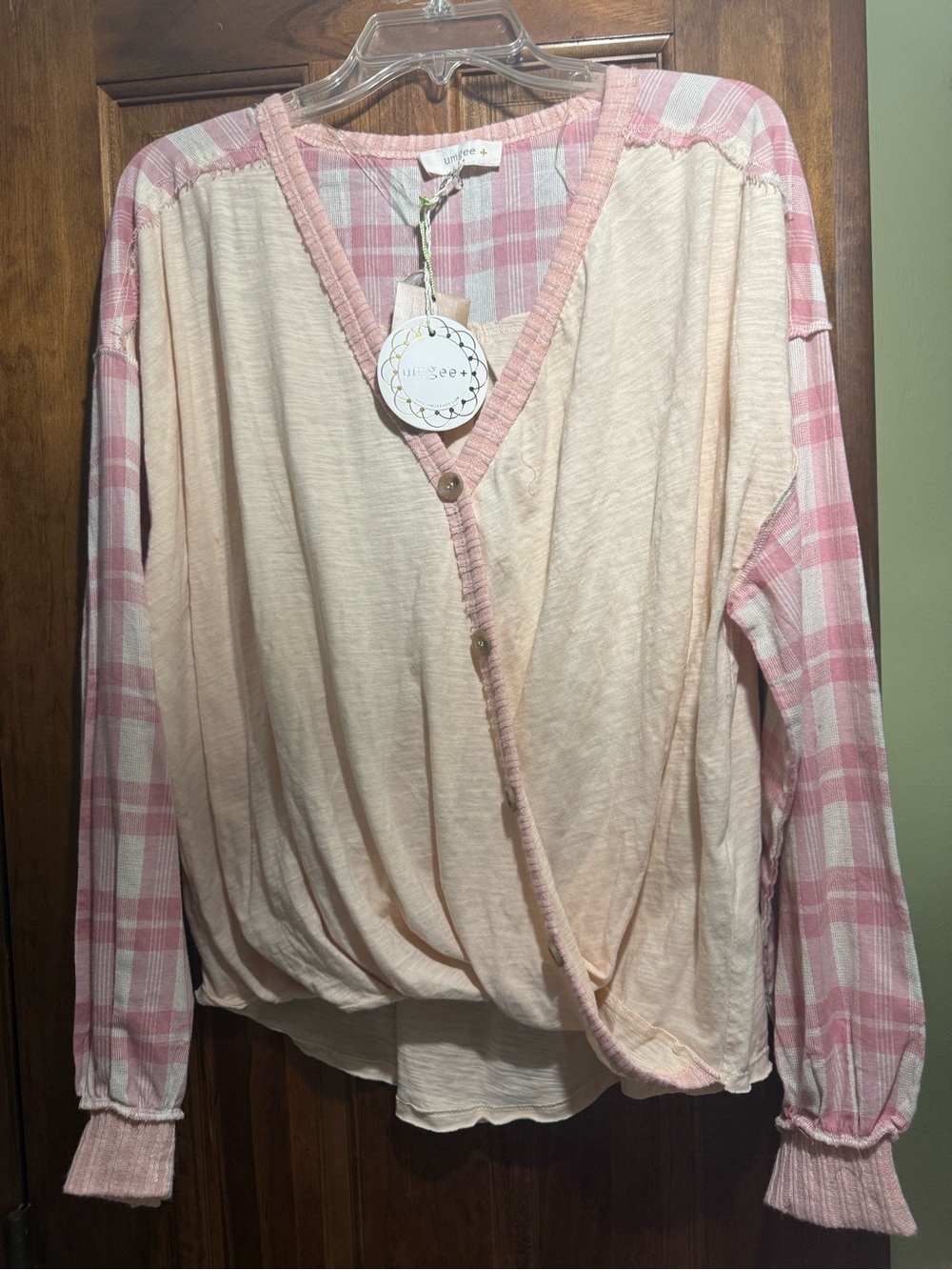 UMGEE XL WOMENS Pink & Cream Button-Front Top